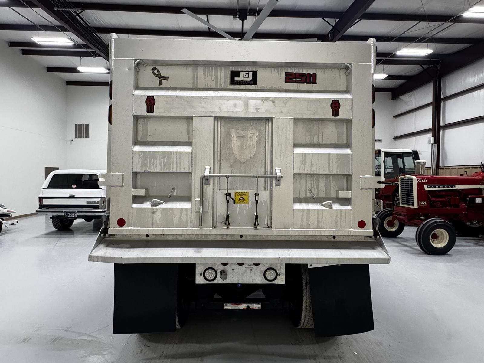 2022 Kenworth W9 Series image 10
