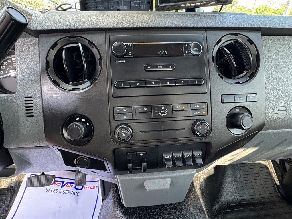 2016 Ford F550 image 62
