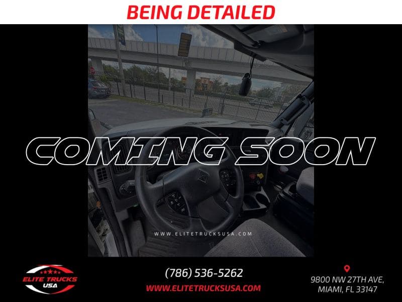 2022 International LT625 image 8