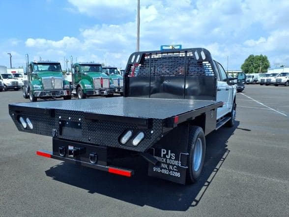 2025 Ford F350 image 3