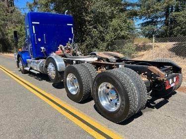 2018 Kenworth T800 image 3