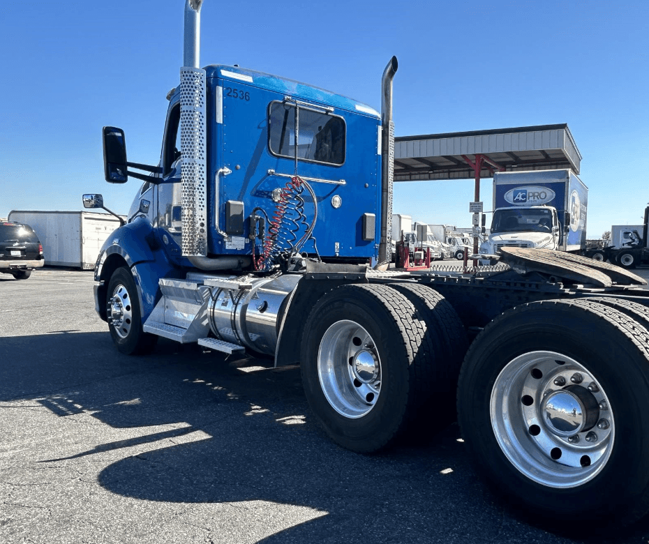 2018 Kenworth T680 image 3