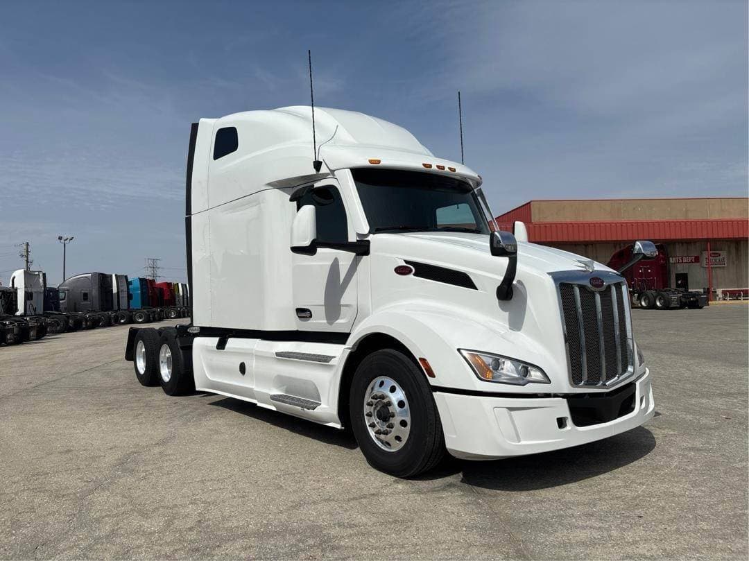2023 Peterbilt 579 image 4