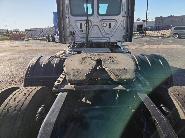 2021 Freightliner Cascadia image 12