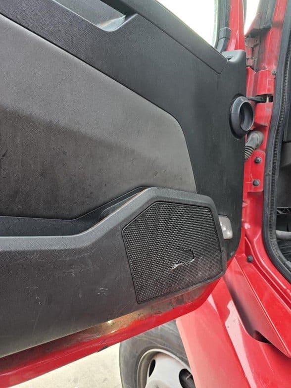 2023 Volvo VNL64T760 image 11