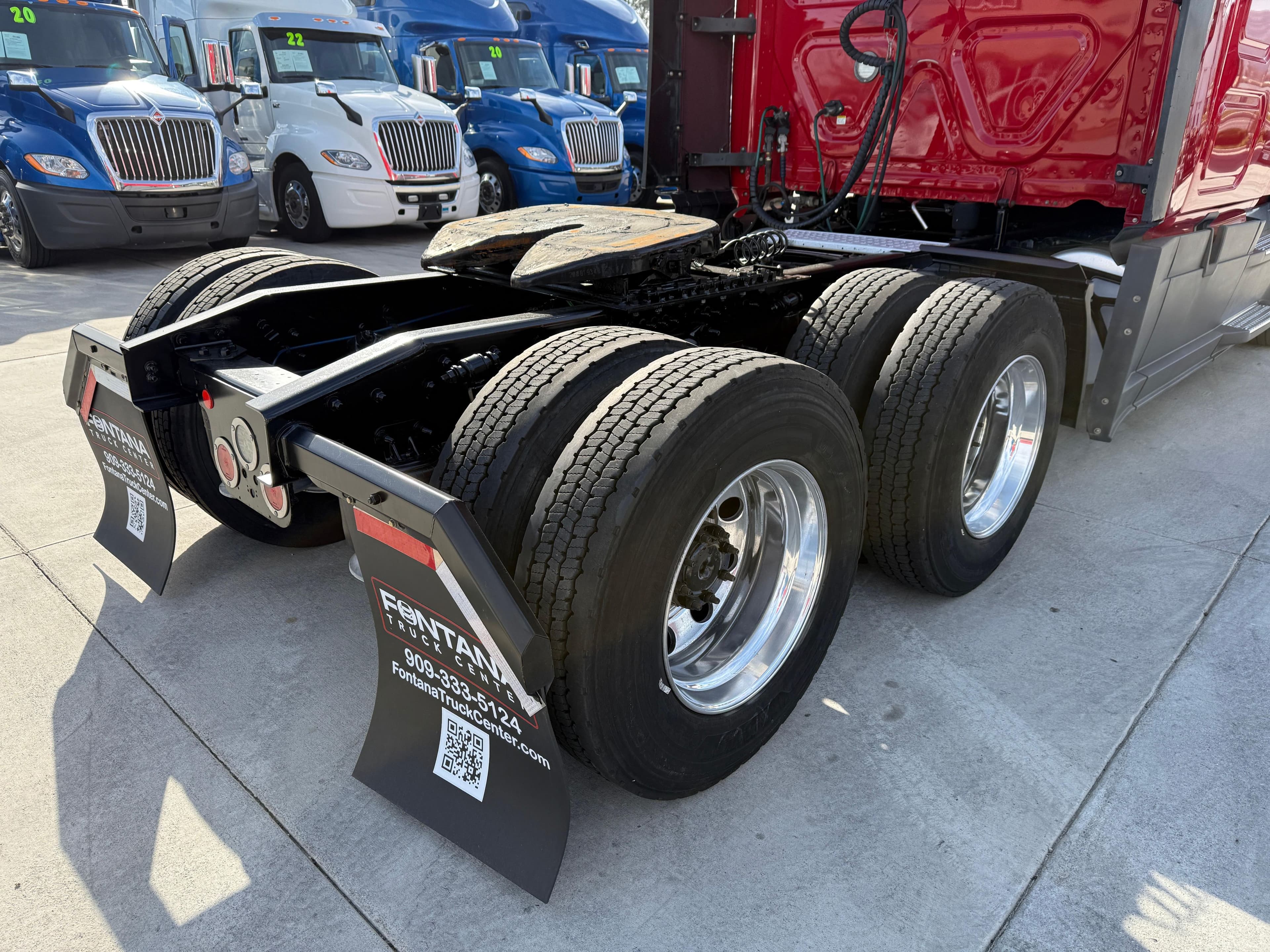 2020 Freightliner Cascadia 126 image 13