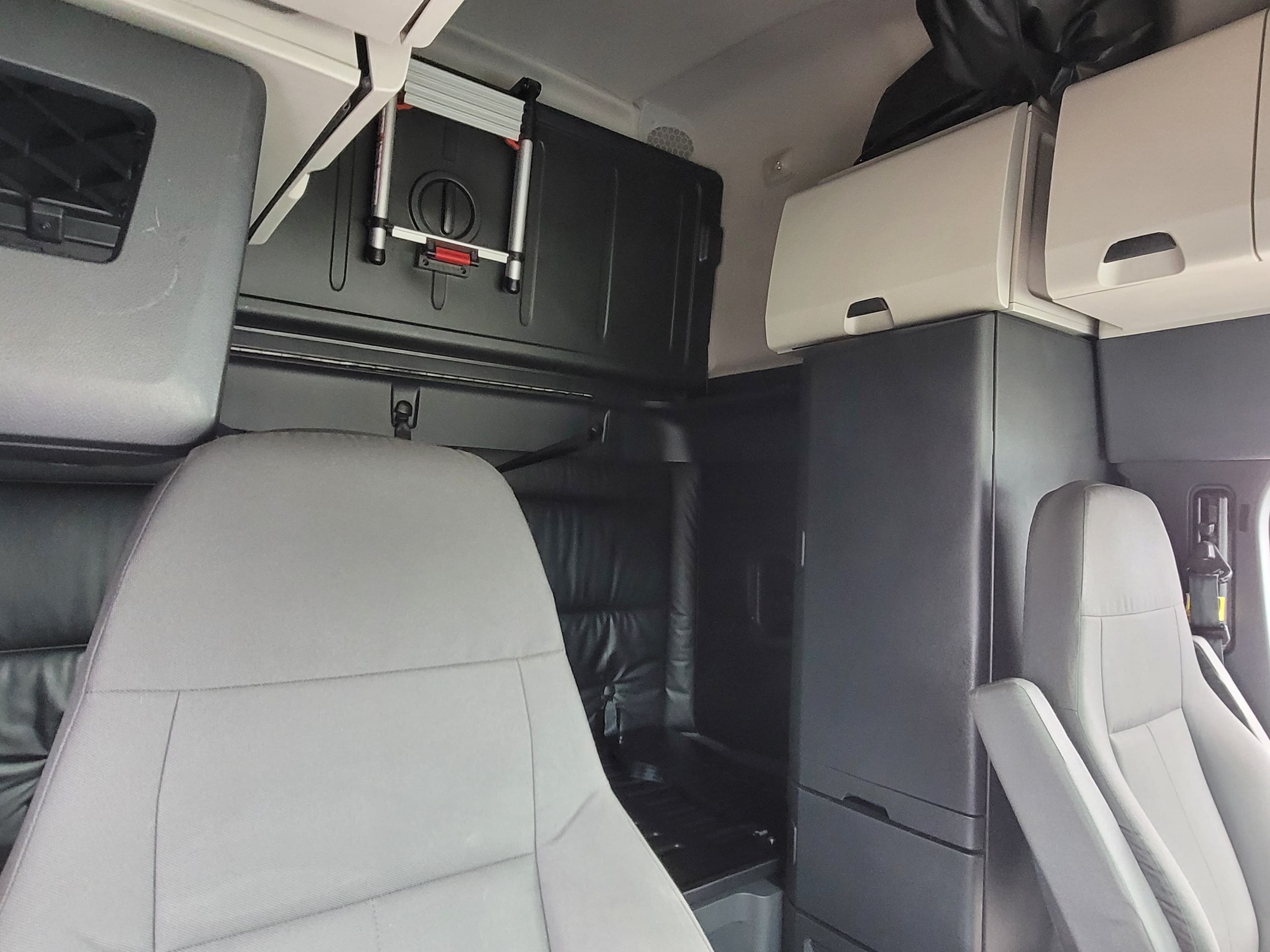 2024 Freightliner Cascadia 125 image 8