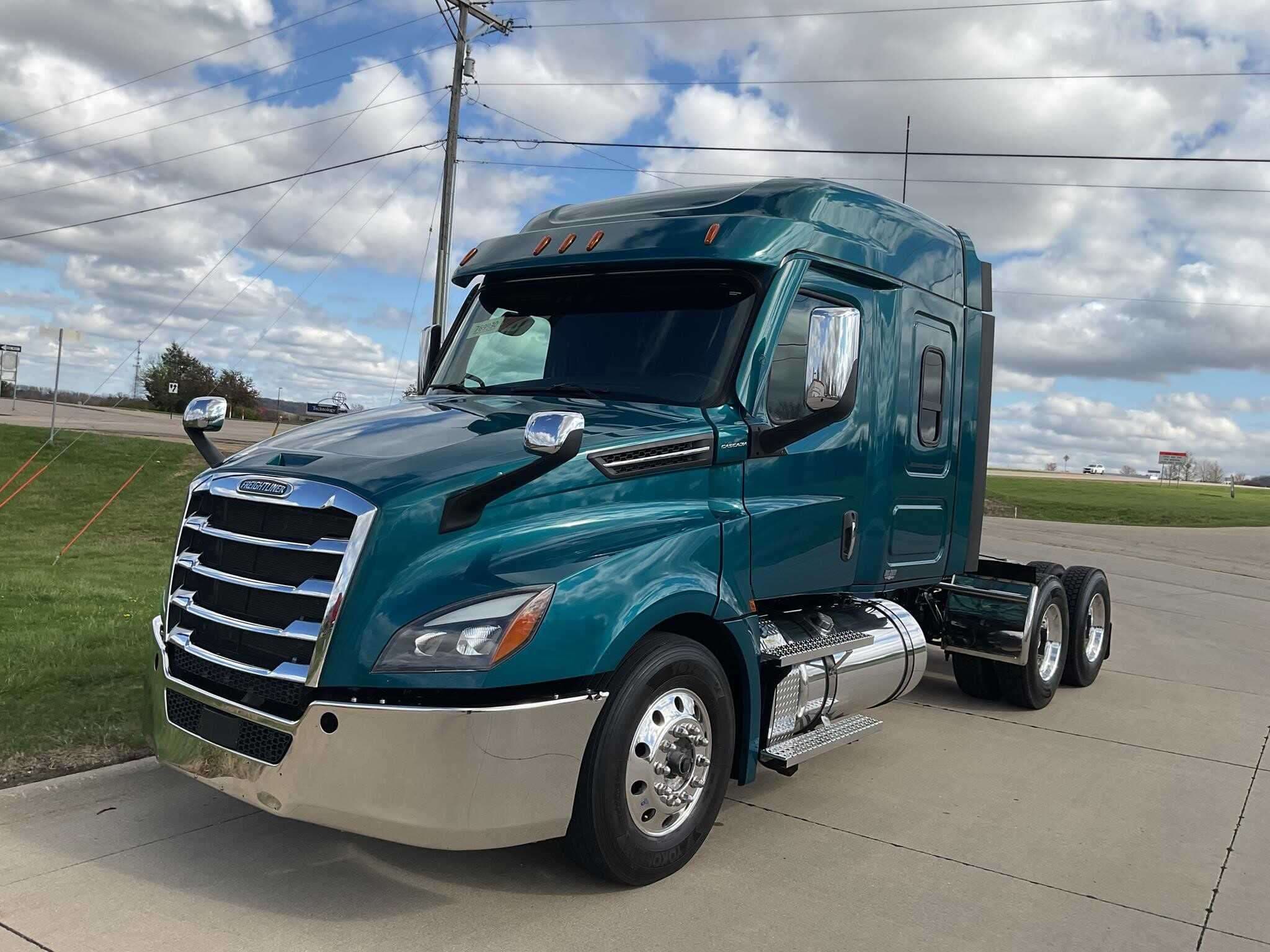 2023 Freightliner Cascadia 126 image 5