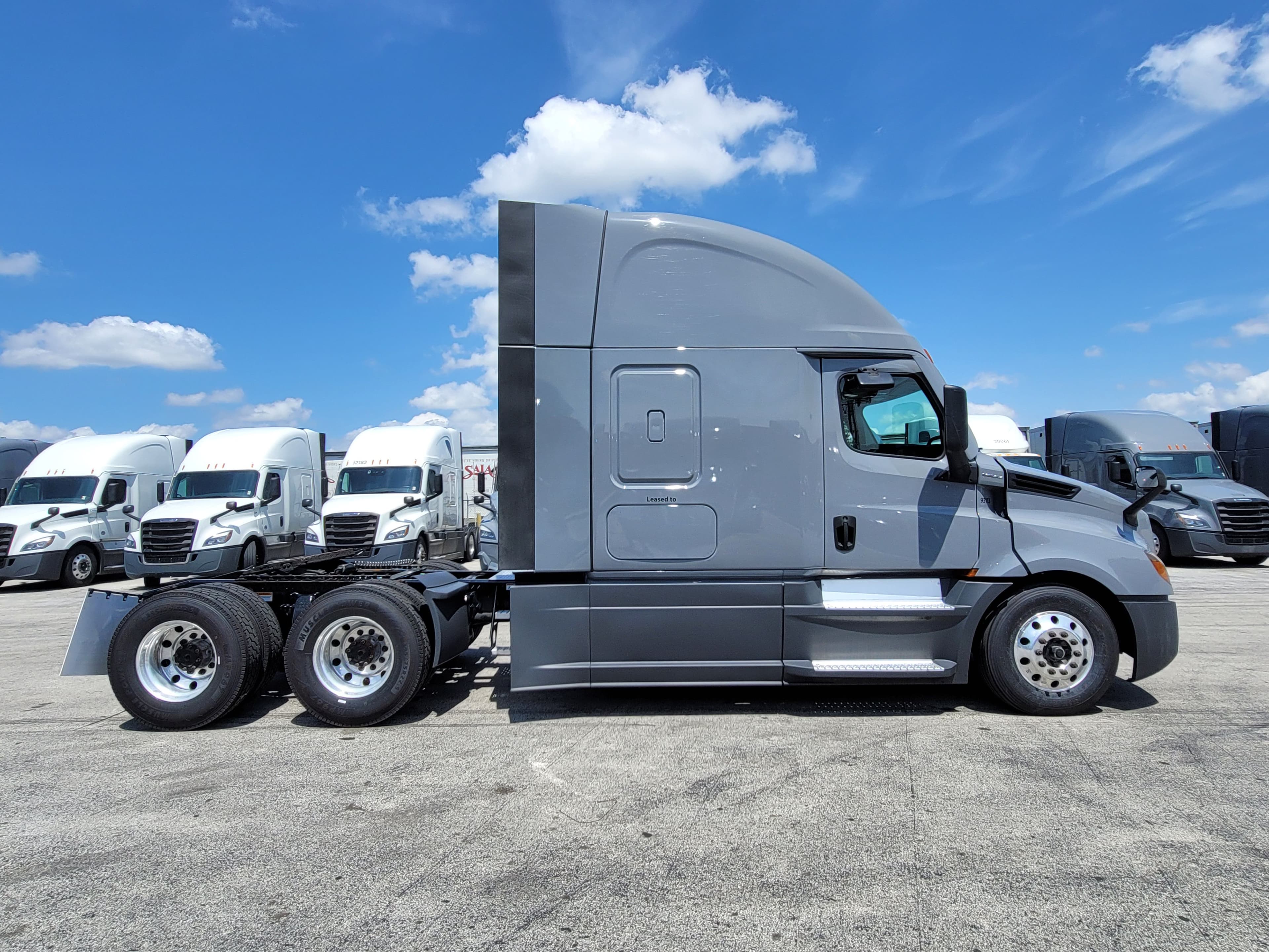 2023 Freightliner Cascadia 125 image 4