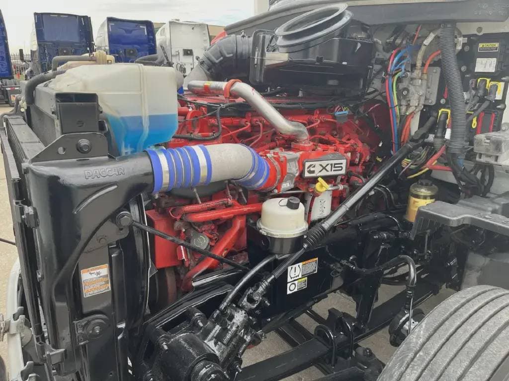 2022 Peterbilt 579 image 5