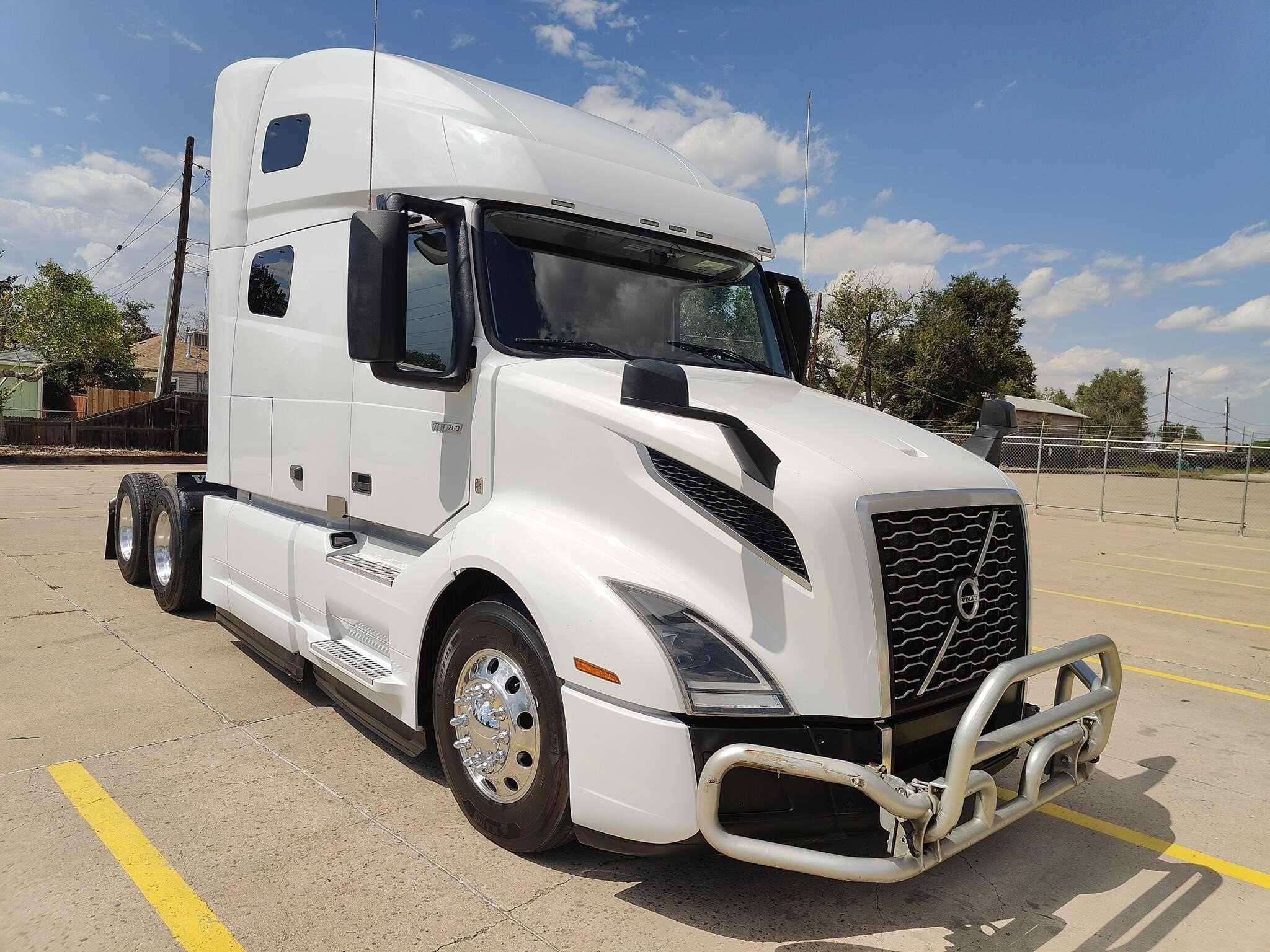 2022 Volvo VNL image 4