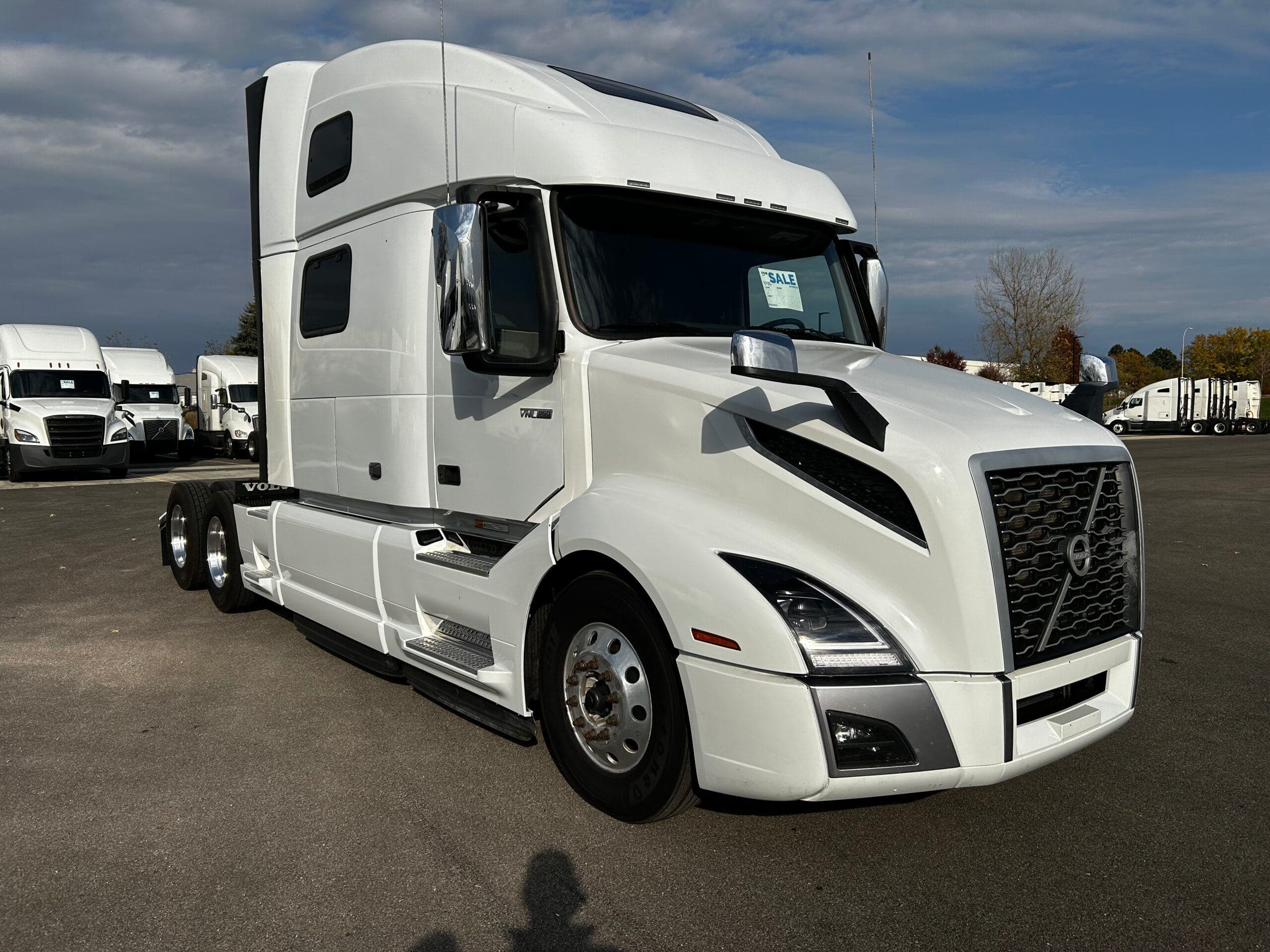 2024 Volvo VNL860 image 5