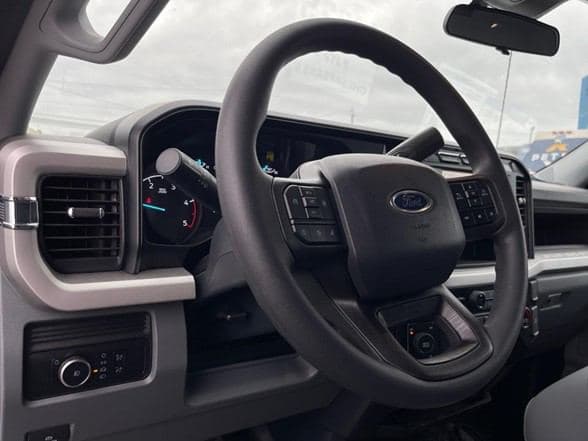 2024 Ford F550 image 20