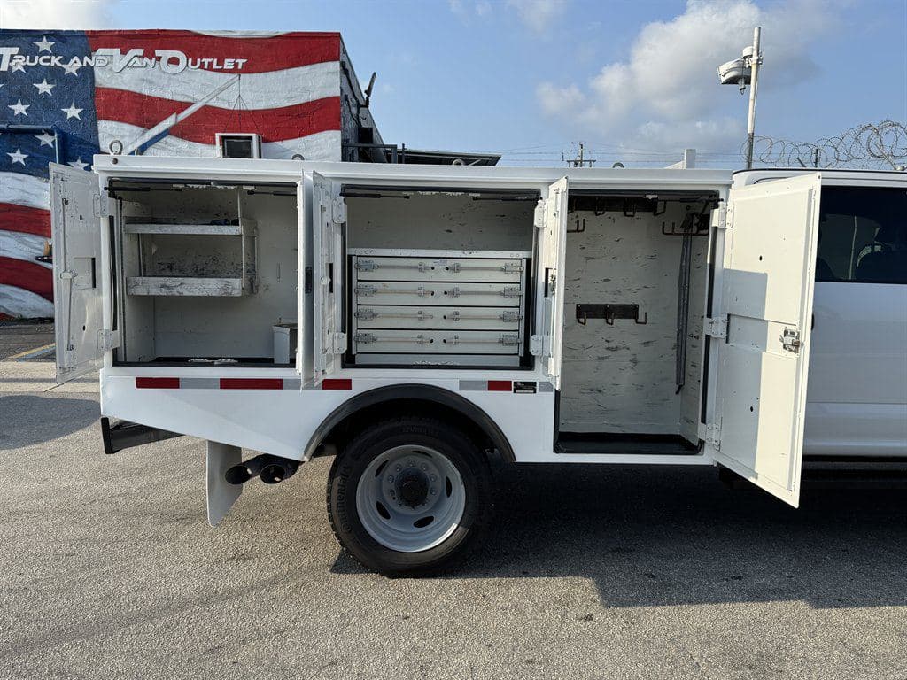 2018 Ford F550 image 22