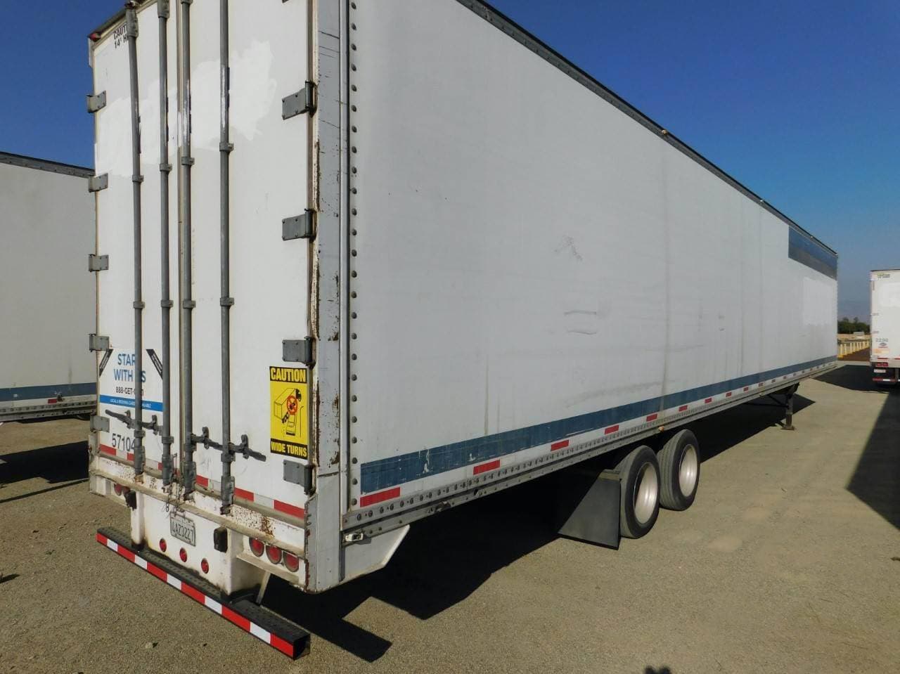 2000 Alloy Trailers - FRP 53' Dry Van Trailer image 4