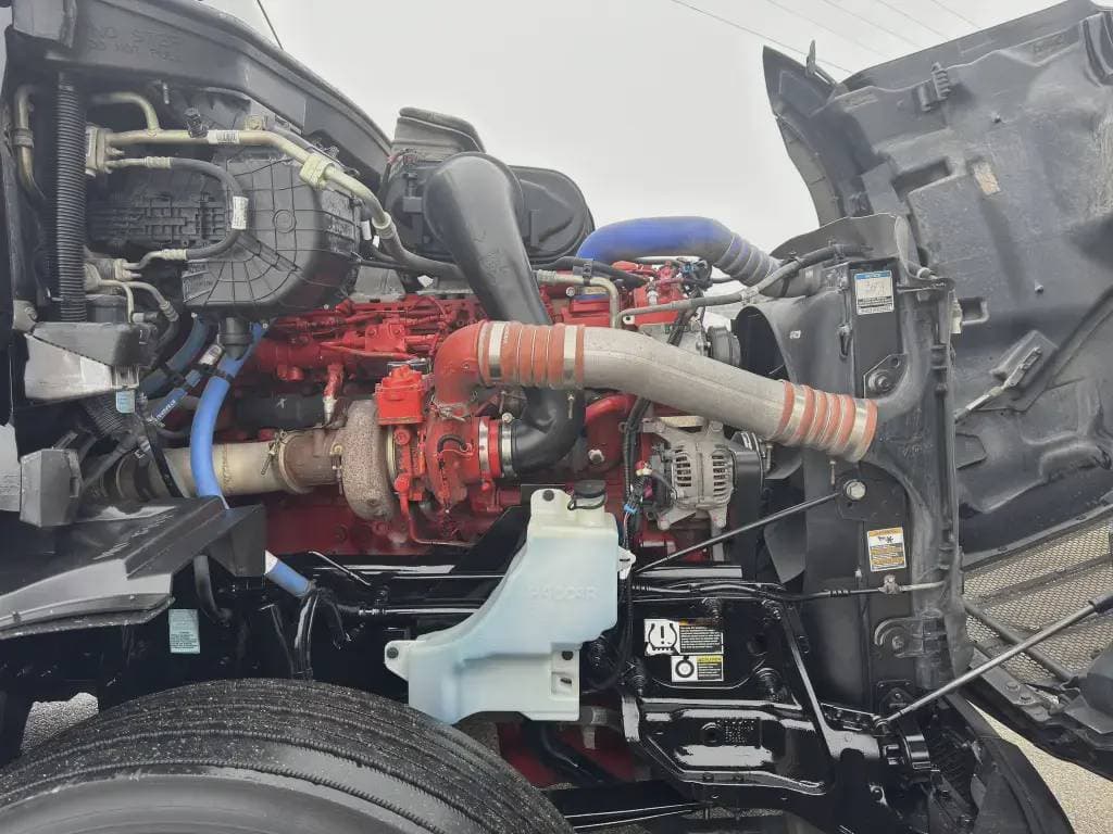 2022 Peterbilt 579 image 7