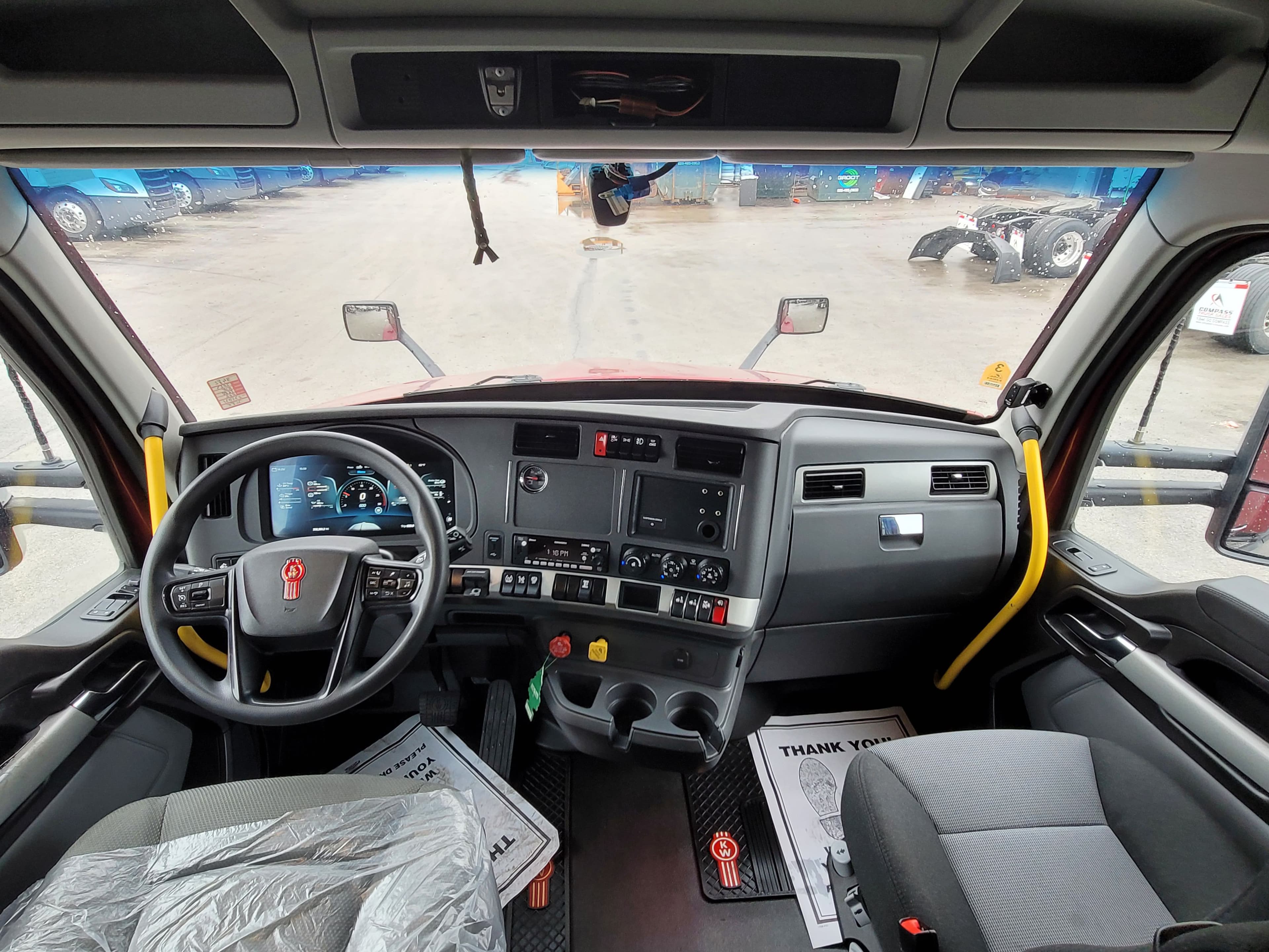 2023 Kenworth T680 image 10