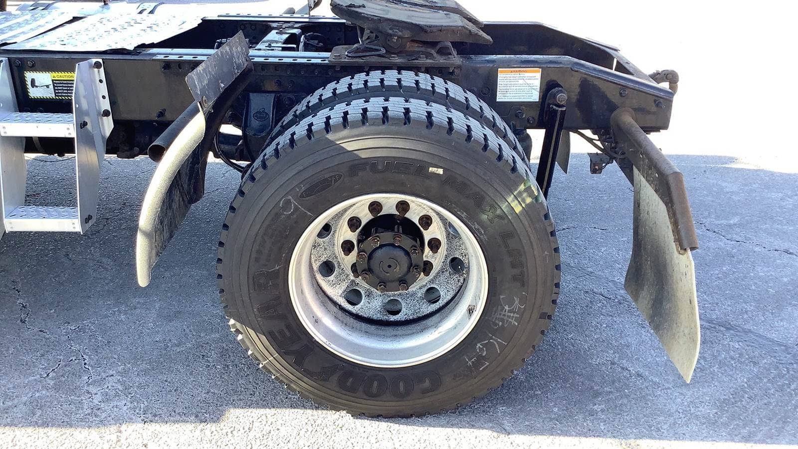 2019 Mack Anthem Day Cab Truck - Mack MP7, Automatic image 9
