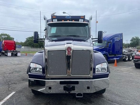 2025 Kenworth T880 image 9