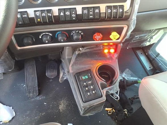 2026 Kenworth W900 image 18