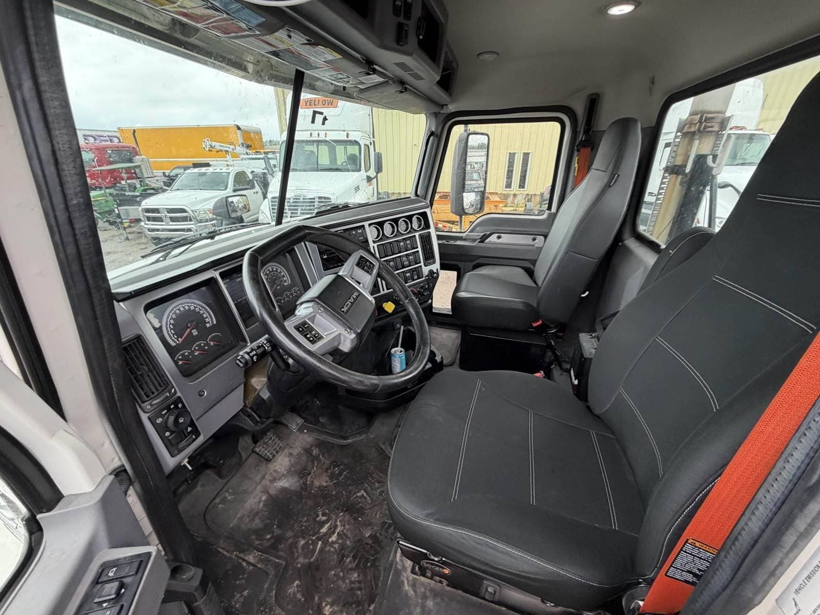 2019 Mack Anthem 64T Day Cab Truck - MP7 425HP, 12 Speed M Drive Amt image 15