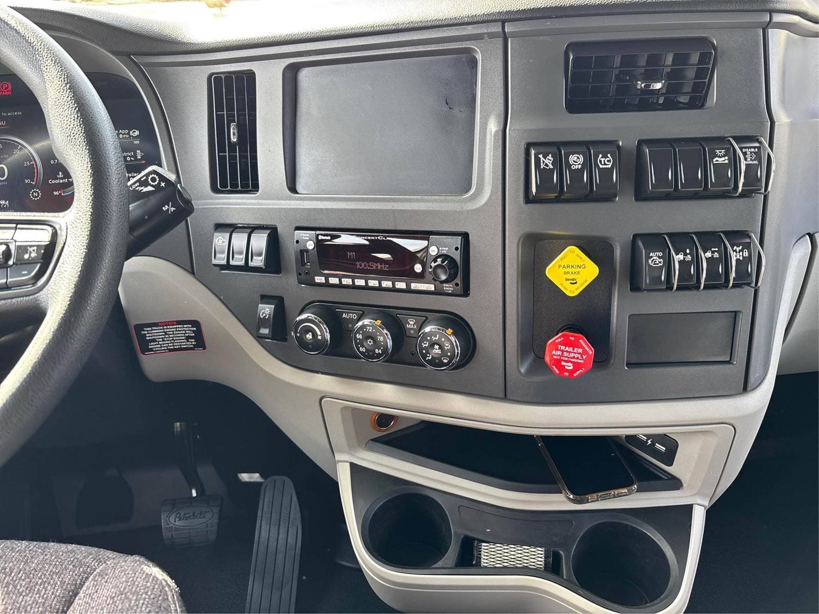 2024 Peterbilt 579 image 11