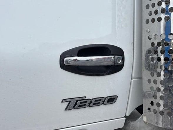 2026 Kenworth T880 image 8