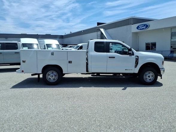 2026 Ford F350 SD XL image 3