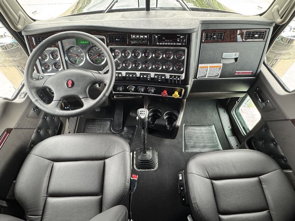 New 2027 KENWORTH W900L image 15