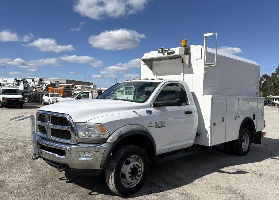 2017 RAM 5500 image 2