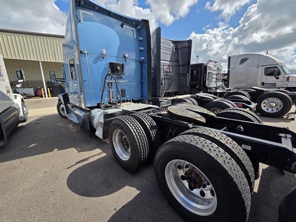 2023 Kenworth T680 image 5