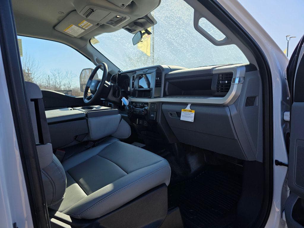 2026 Ford F-550SD XL Service Utility Body image 39