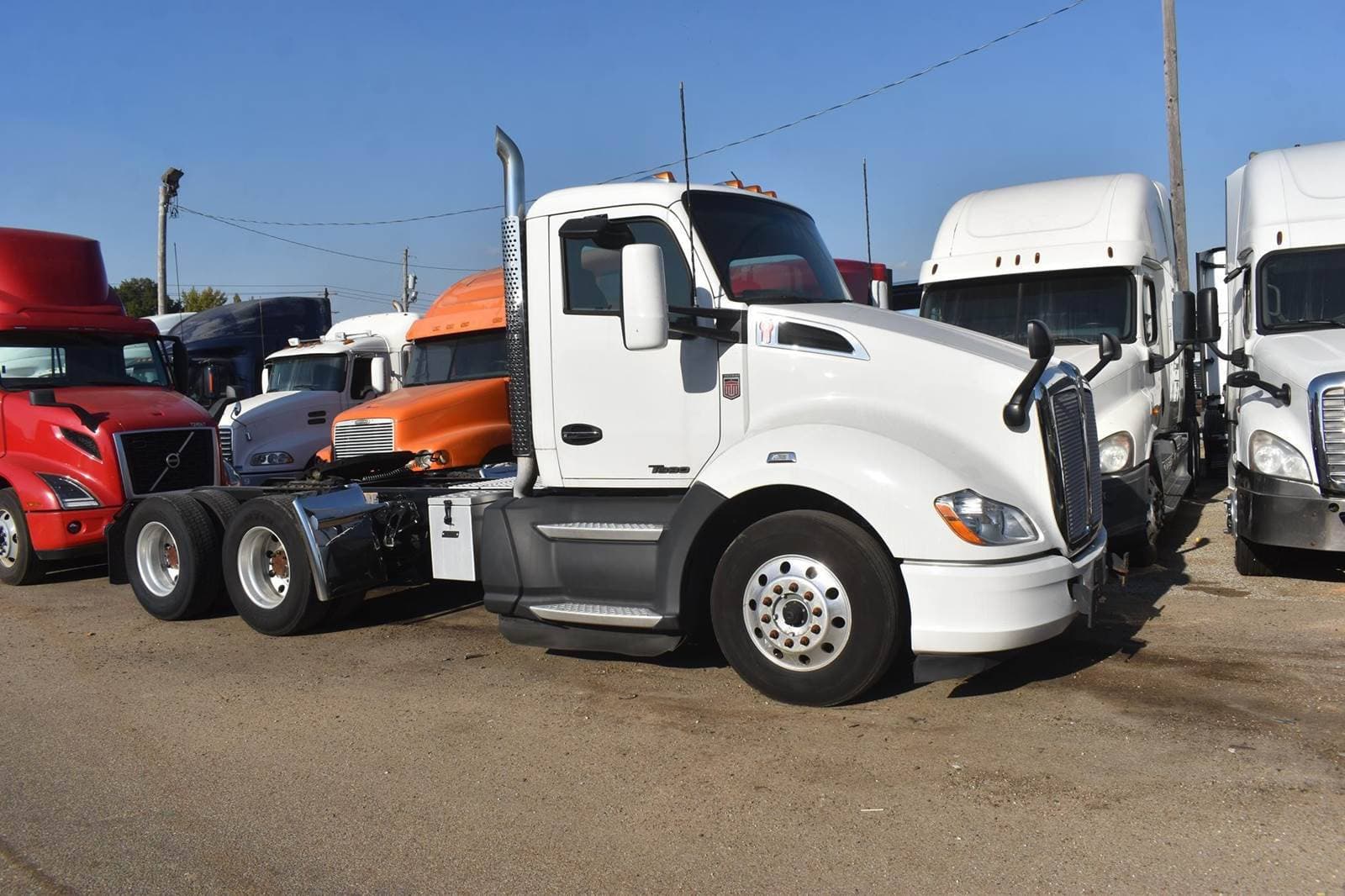 2020 Kenworth T680 image 2