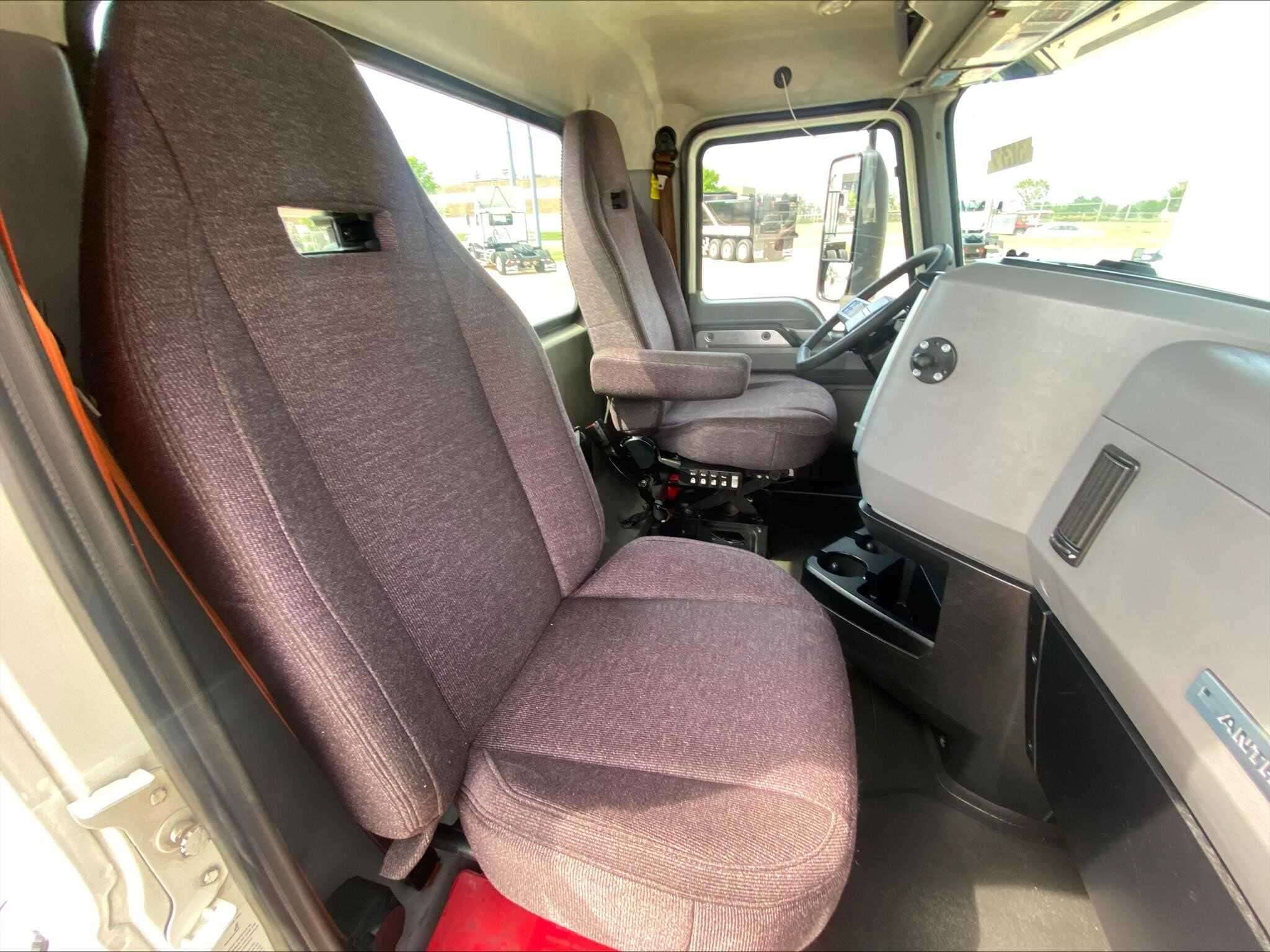 Used 2021 MACK ANTHEM Conventional - Day Cab in Oklahoma City, OK image 10
