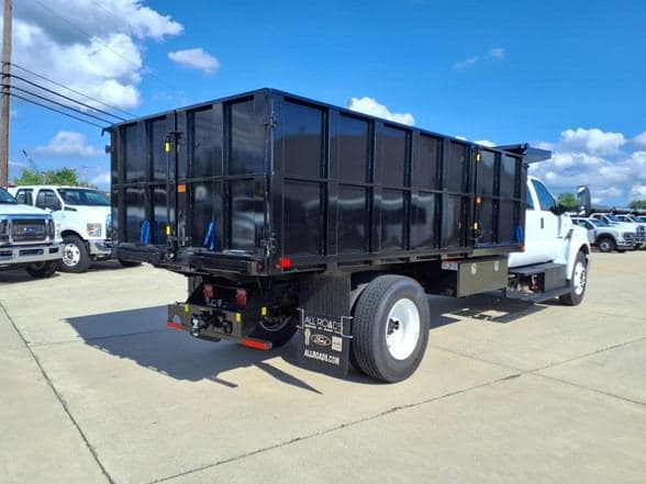 2026 Ford F650 SD image 3