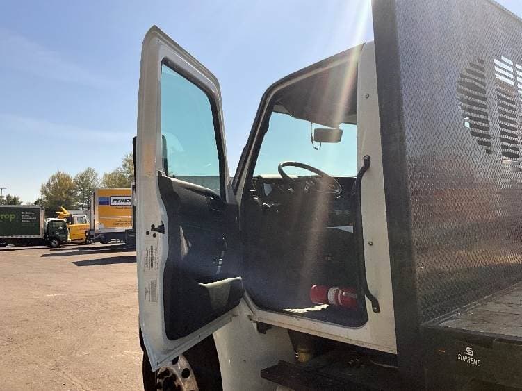 2022 International MV607 Tandem Axle Flatbed Truck - 270HP, 6 Speed Automatic image 16