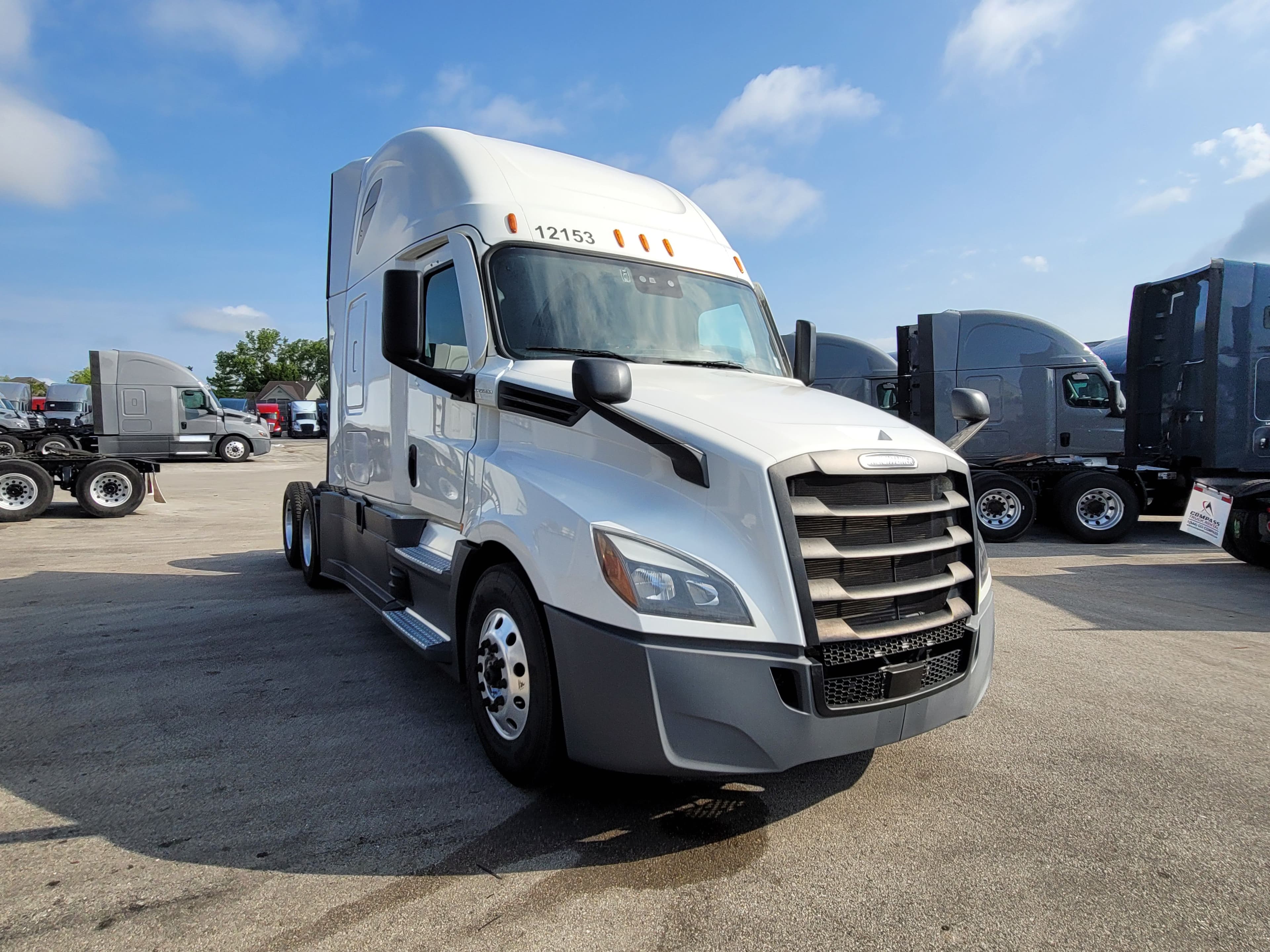 2022 Freightliner Cascadia 126 image 5