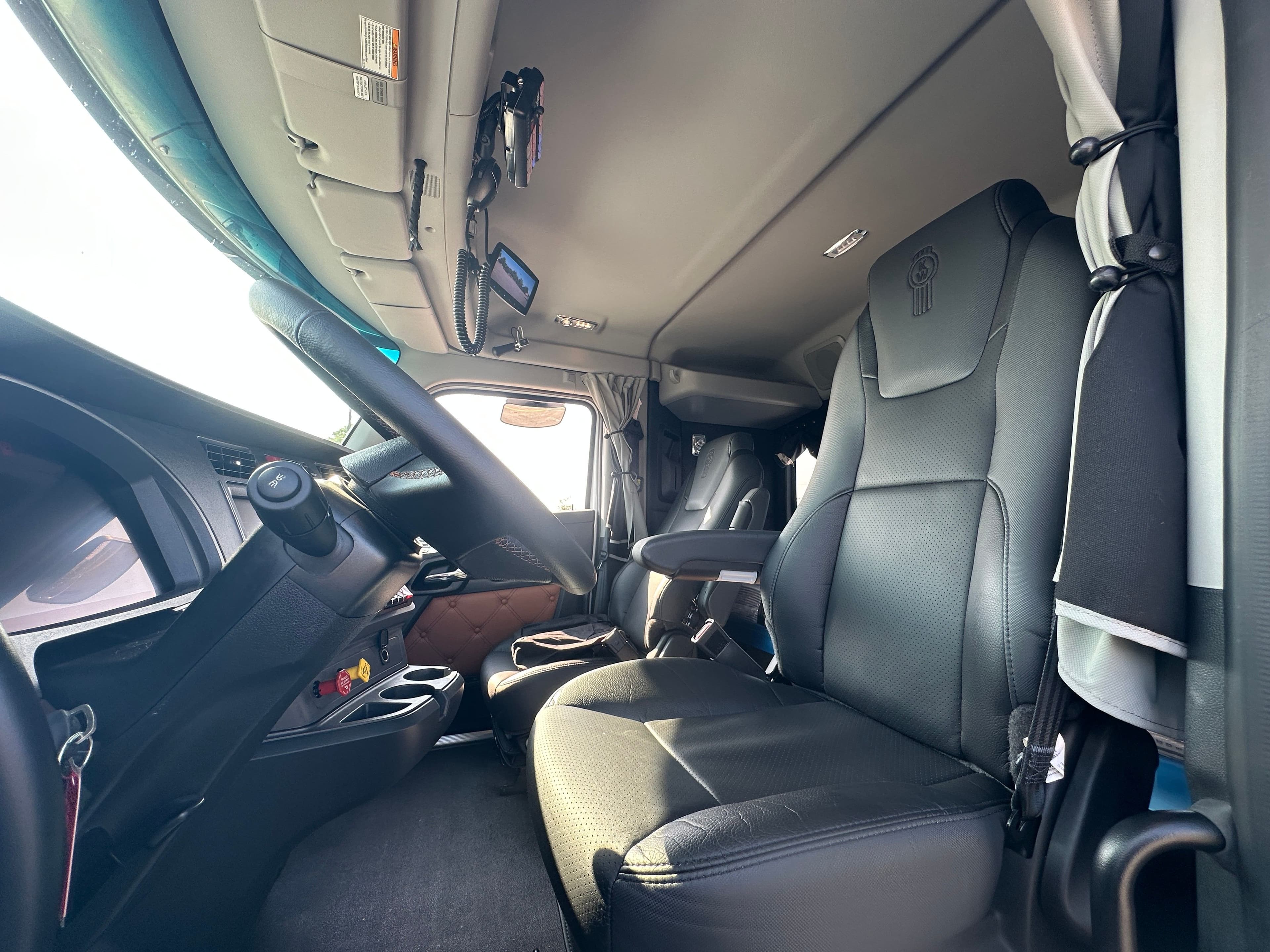 2025 Kenworth T880 WITH A CENTURY 9055XL image 11