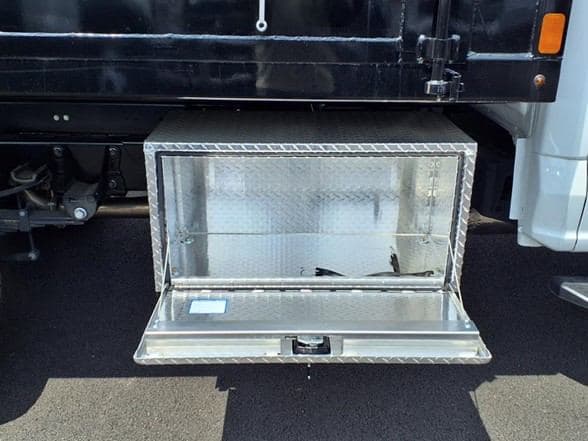 2024 Ford F550 image 17