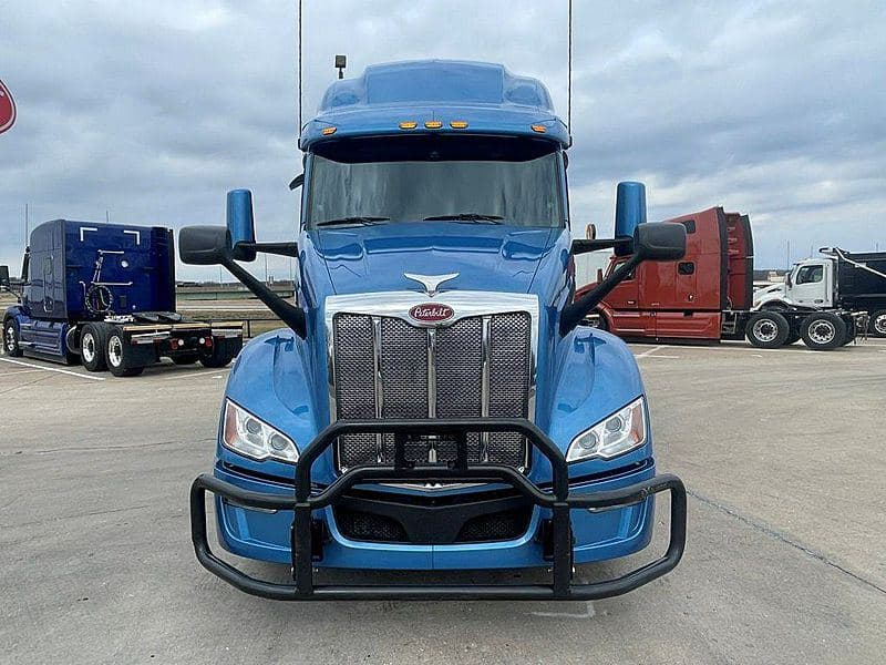 2023 Peterbilt 579 image 5