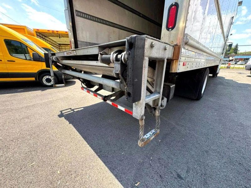 2019 International 4300 image 16