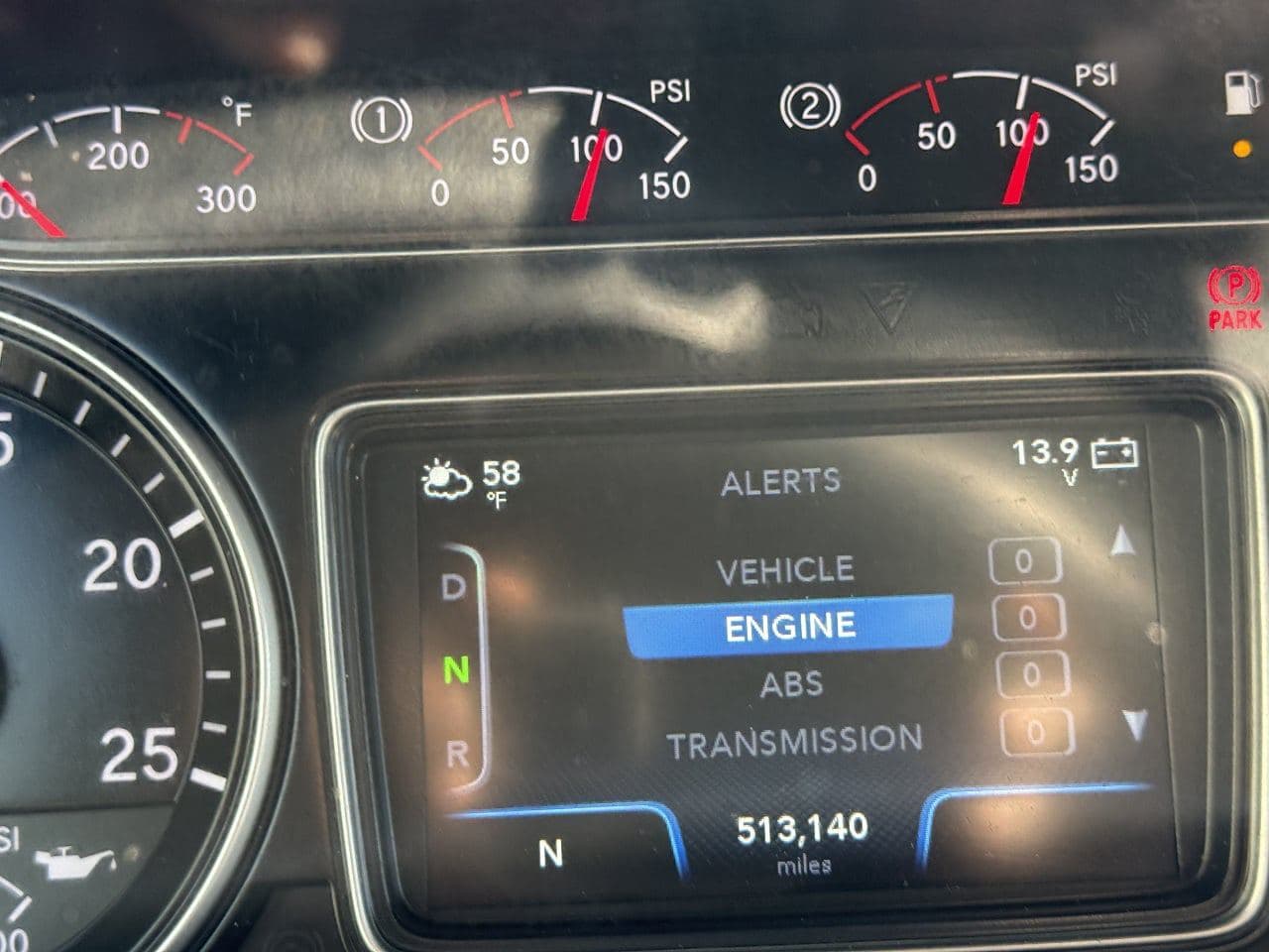 2018 International LT625 image 14