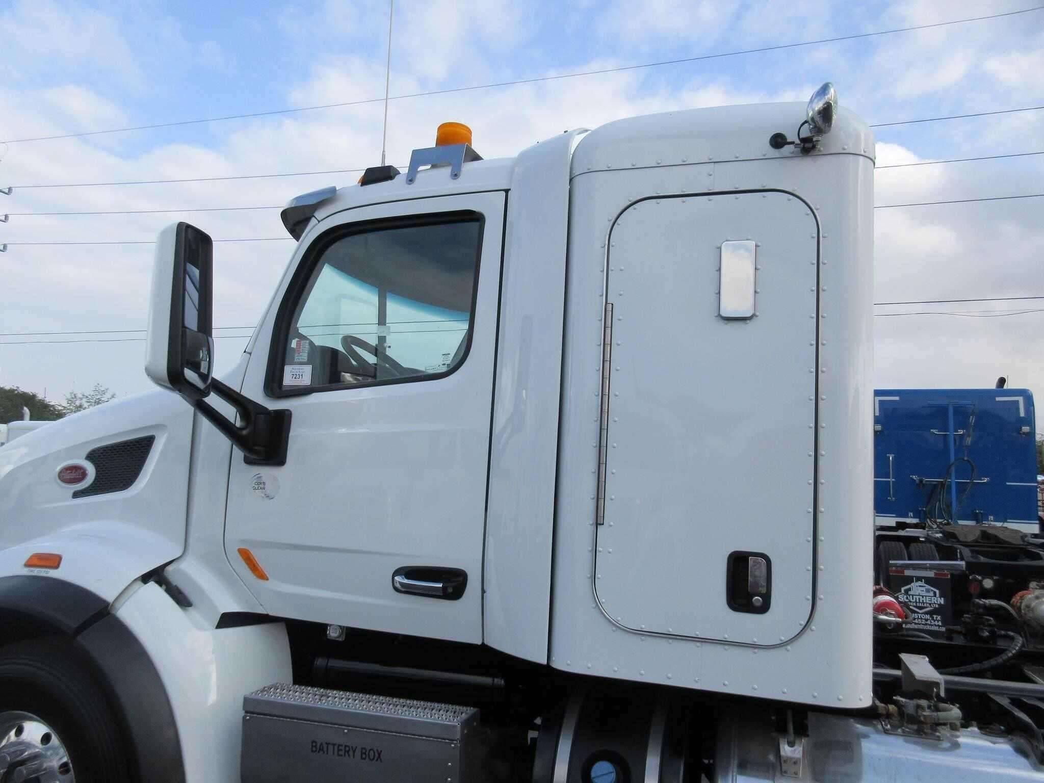 2019 Peterbilt 567 image 19