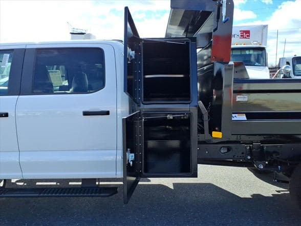 2026 Ford F550 image 7