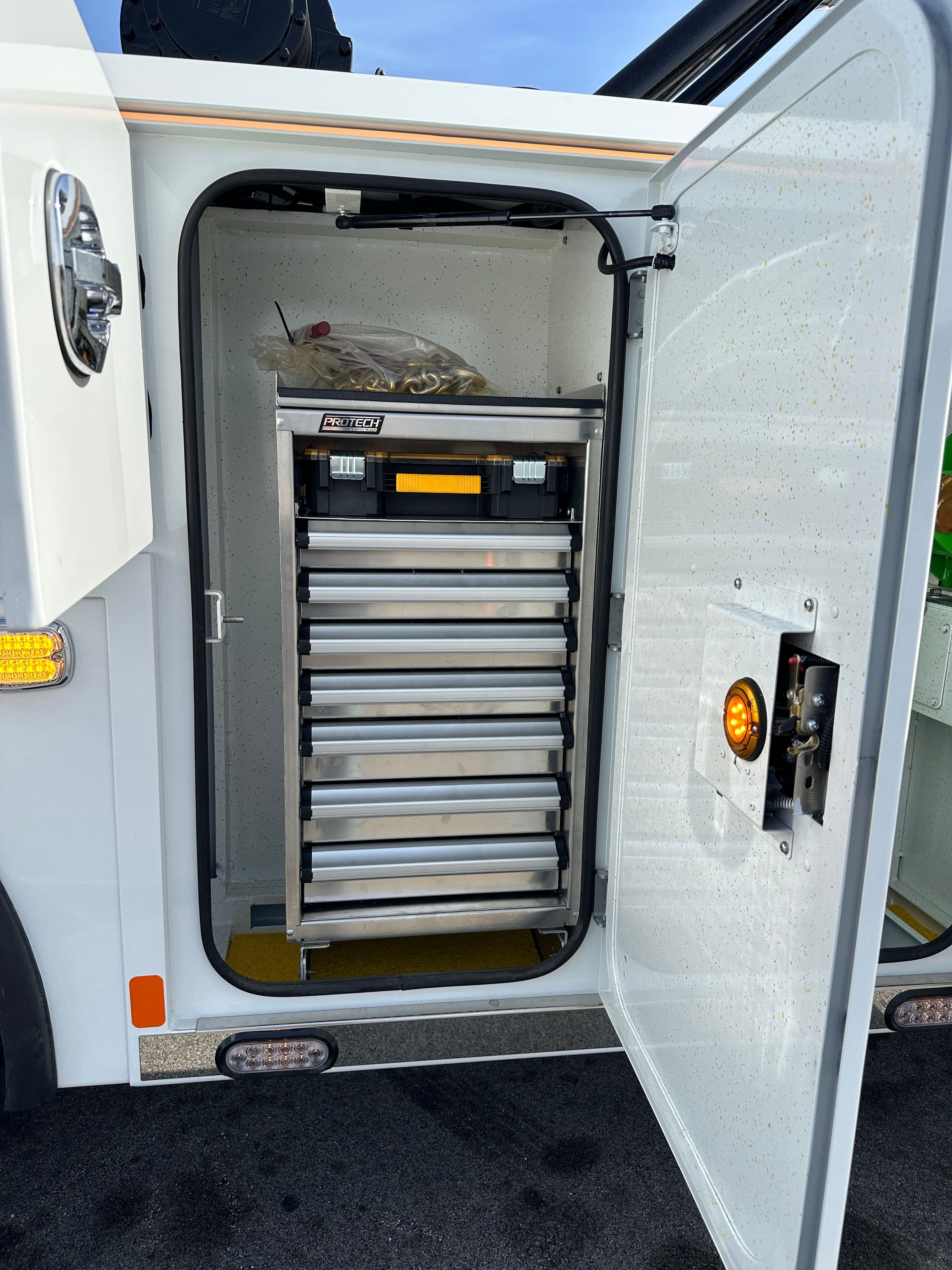 2025 Peterbilt 589 CENTURY 9055XL  (SK#: 6066C)  image 32