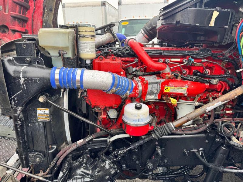 2015 Kenworth T880 image 21