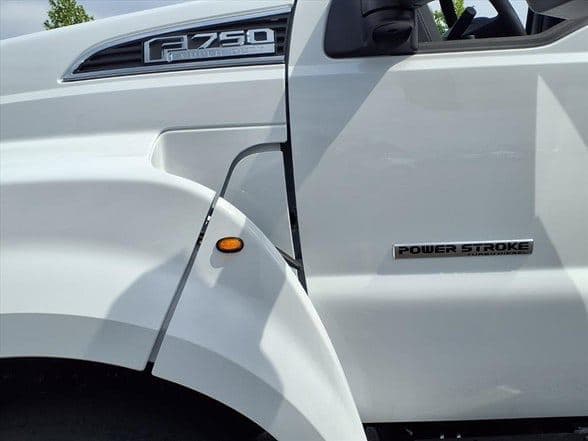 2027 Ford F750 SD image 10