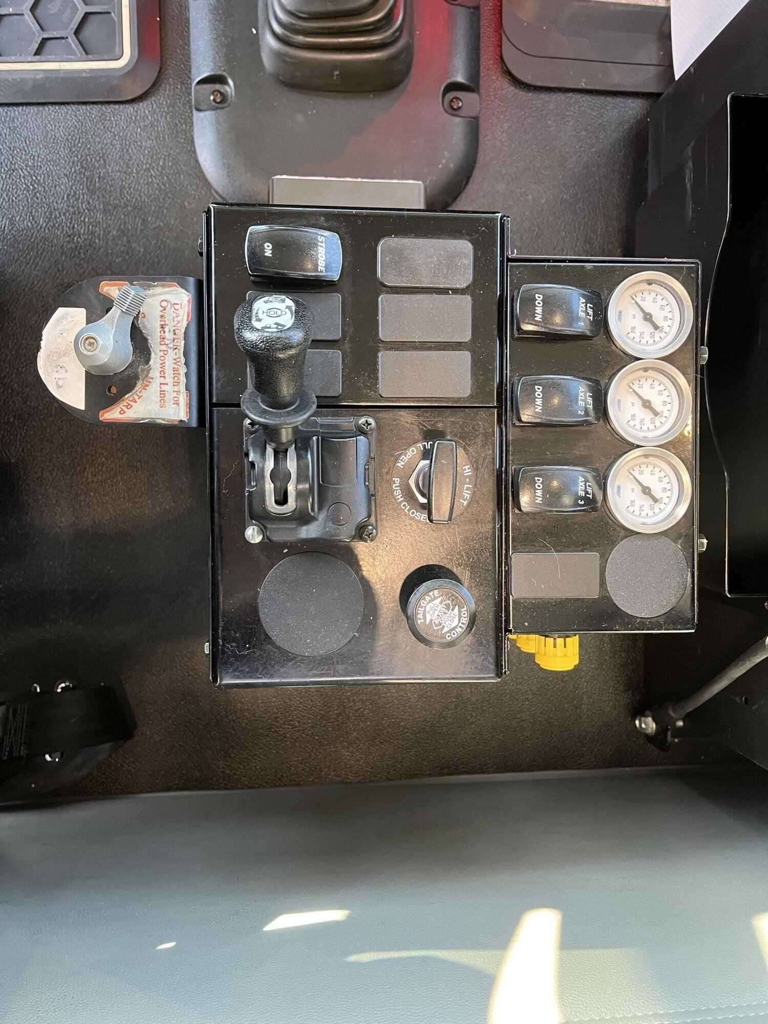 2020 Kenworth T880 image 6