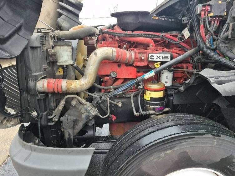 2023 International LT62F image 9