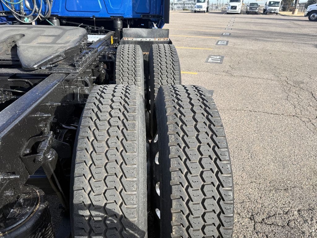 Used 2021 INTERNATIONAL LT625 image 15